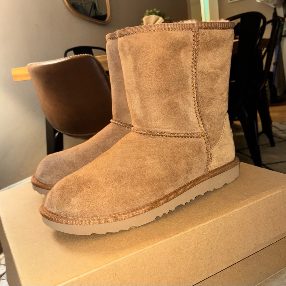 UGG Kids' Classic II Boots - Rich Tan